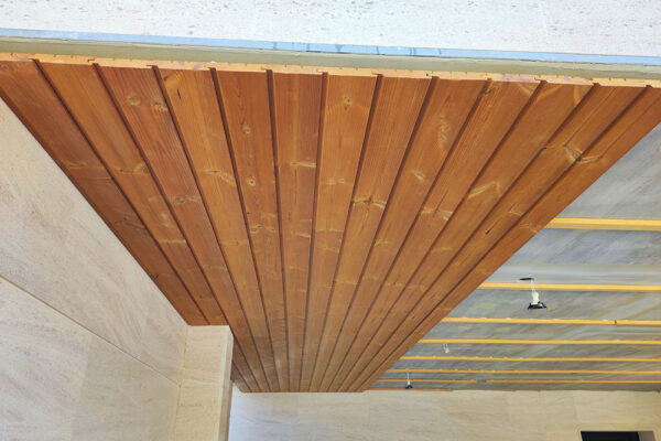 techo de madera realizado artesanalmente a medida